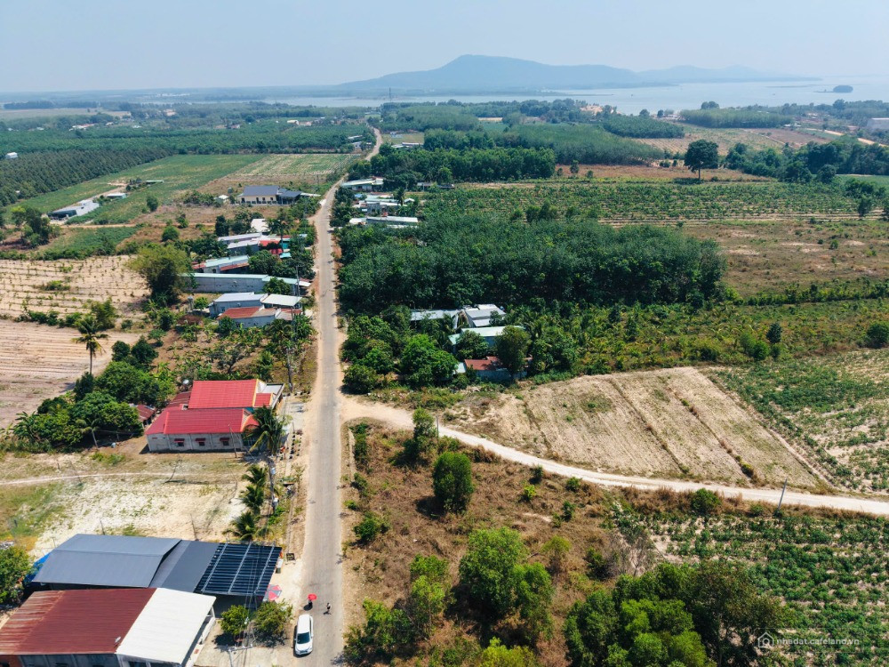 ĐẤT TRỤC VÀO KHU DU LỊCH, ĐƯỜNG NHỰA DÂN ĐÔNG, SỔ HỒNG RIÊNG CÔNG CHỨNG NGAY