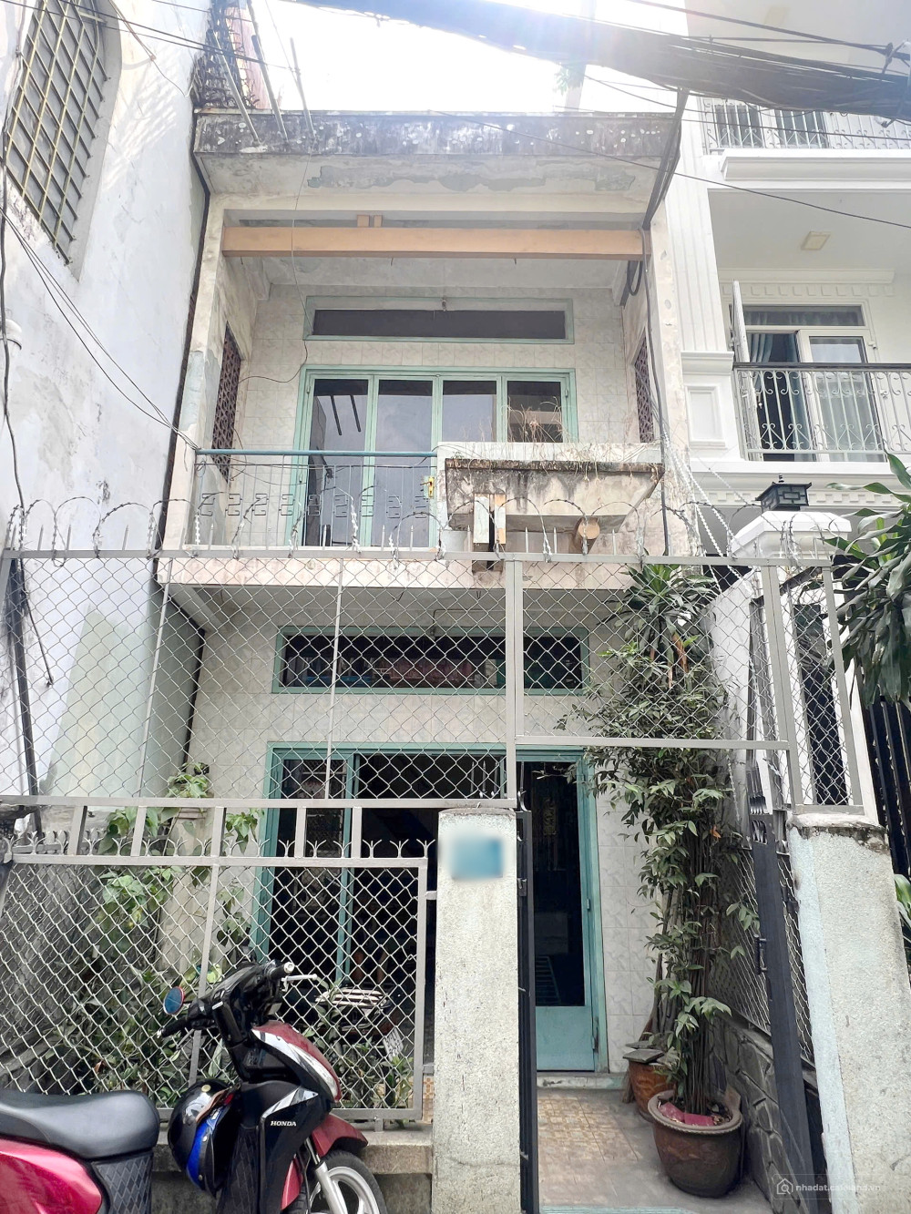 Nhà cũ 2 lầu HXH Dương Bá Trạc P.Chánh Hưng P1Q8