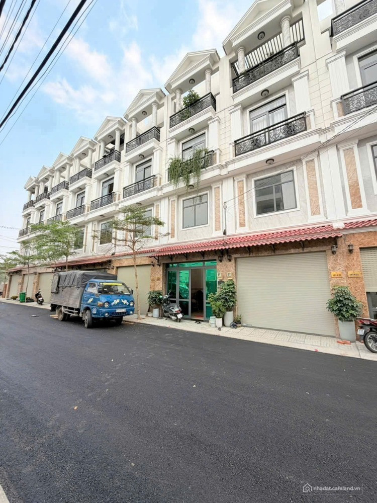 Nhà 3 tầng sát sông Sài Gòn - Liền kề KĐT Vạn Phúc - QL13 HBP