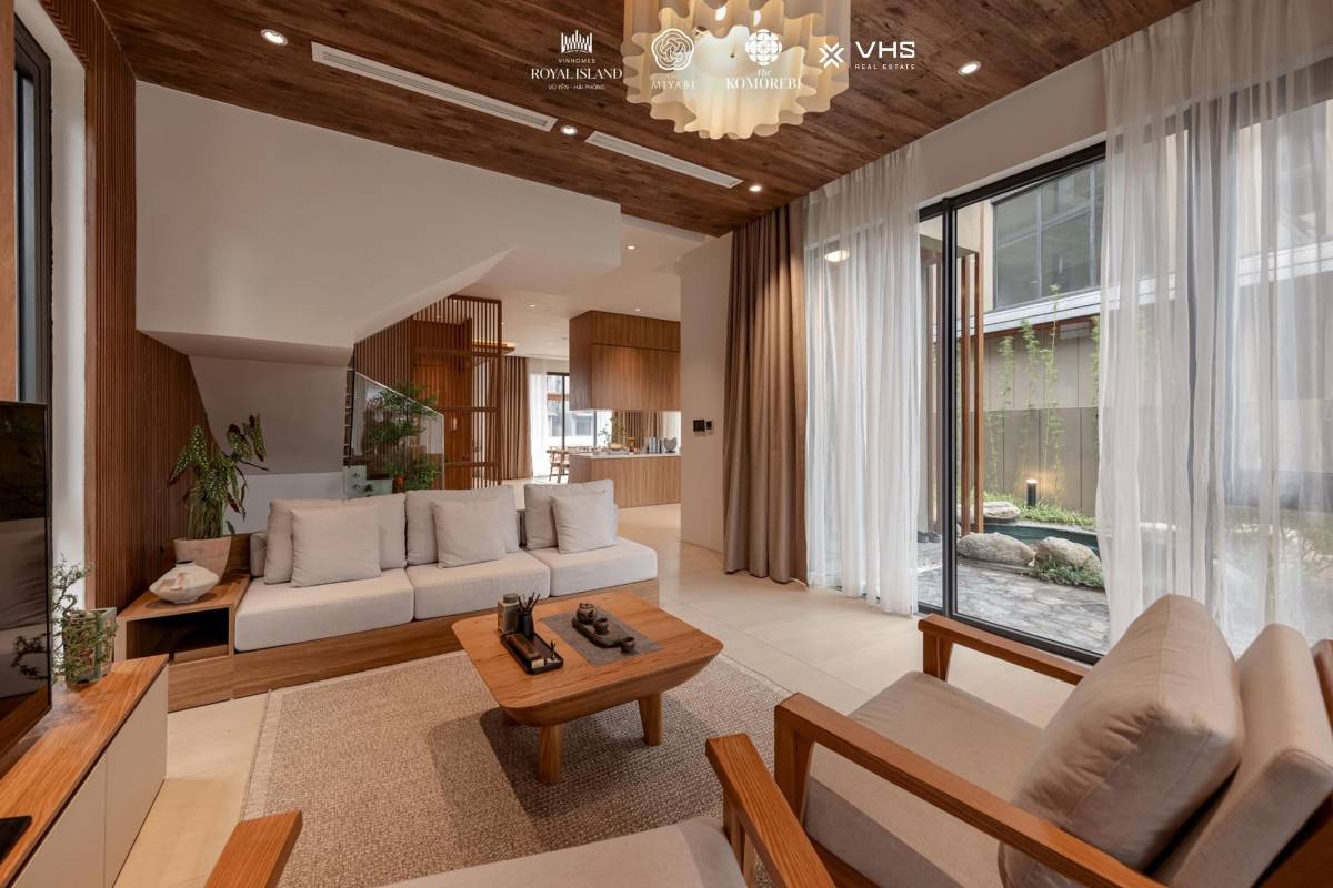 Bán shophouse Vinhomes Royal Island - 135m² | 4PN | view Hồ | giá 11,35 tỷ