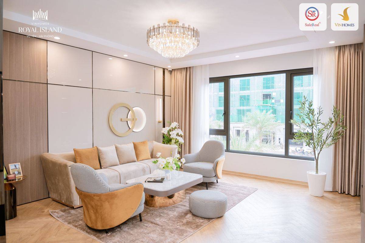 Bán shophouse Vinhomes Royal Island - 90m² | 4PN | view Sân golf | giá 8,1 tỷ