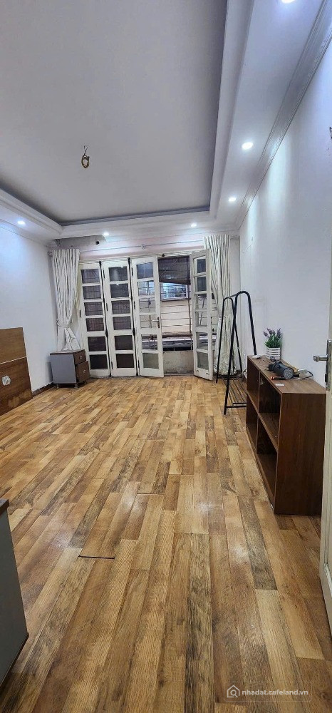 Bán nhà Nguyễn Văn Huyên 50m2, sát công viên Nghĩa Đô, vị trí hiếm