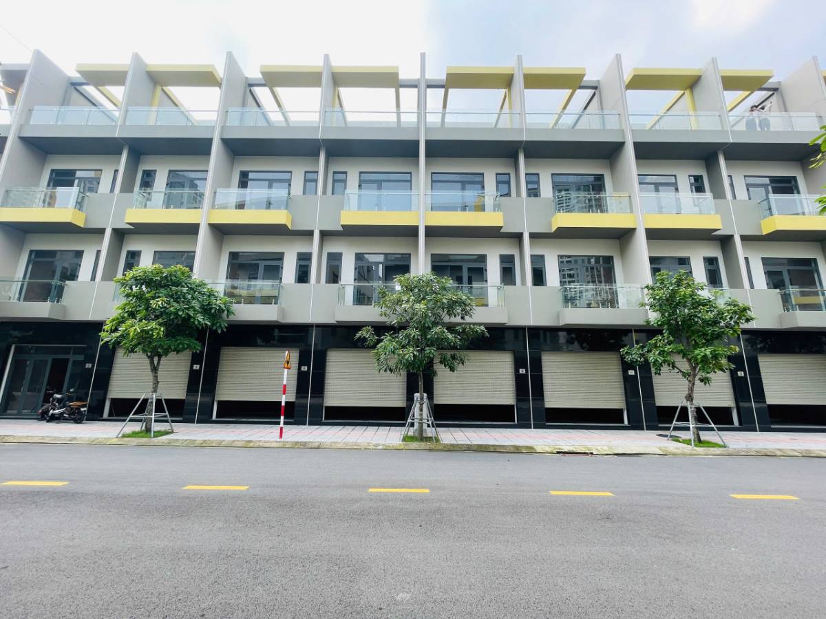 Bán nhà phố liền kề Bcons Uni Valley đẹp tại Đông Hòa, Bình Dương, 7,5 tỷ, 60m2