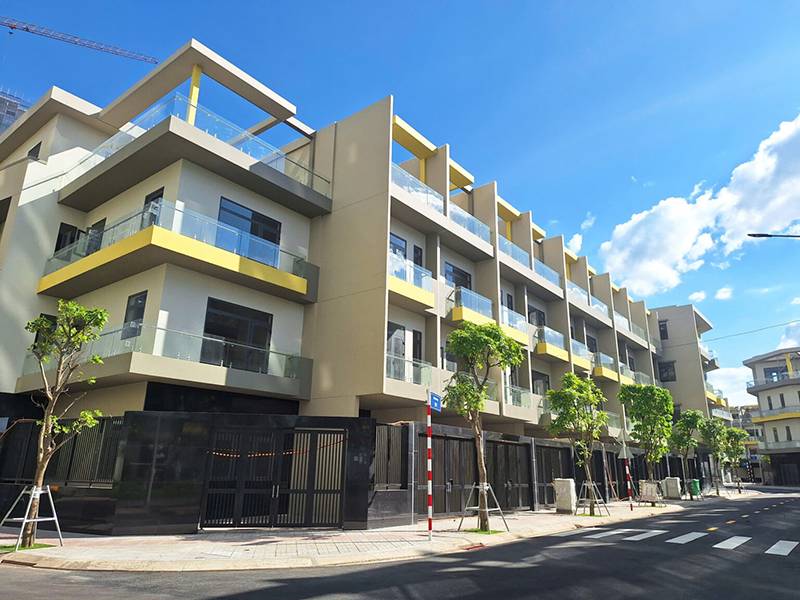 Cần bán nhà phố 62m2, giá bán 6,545 tỷ, nhà xây sẵn tại khu đô thị Bcons City - dự án Uni Valley