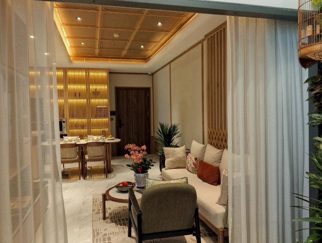 Khách cần ra gấp căn hộ Essensia Sky 2PN 2WC 75m2 giá