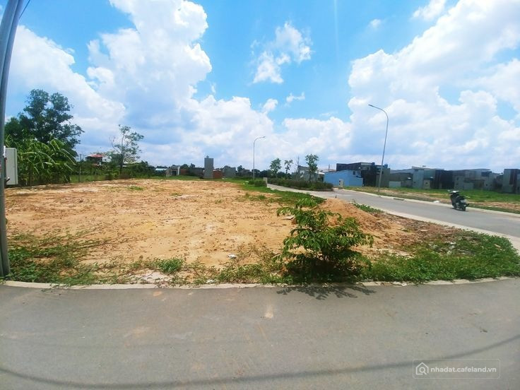 SIÊU PHẨM NGANG 10M- TRUNG TÂM ĐỨC HÒA_XÂY BIỆT THỰ VƯỜN CỰC ĐẸP!