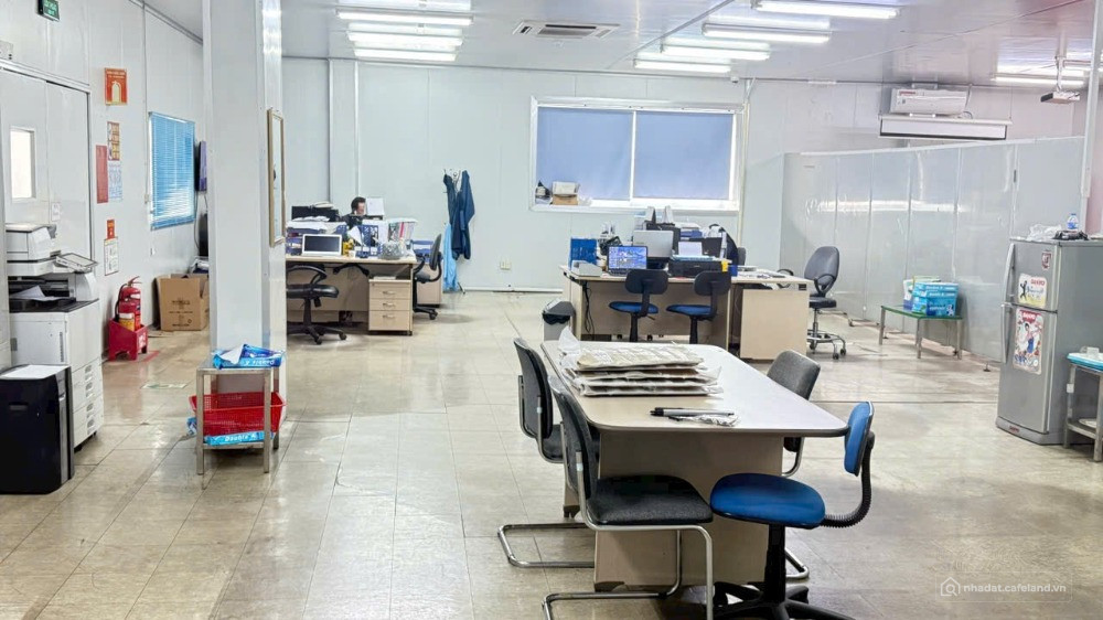 Cho thuê xưởng 8.600m2 KCN Vân Trung - full nội thất