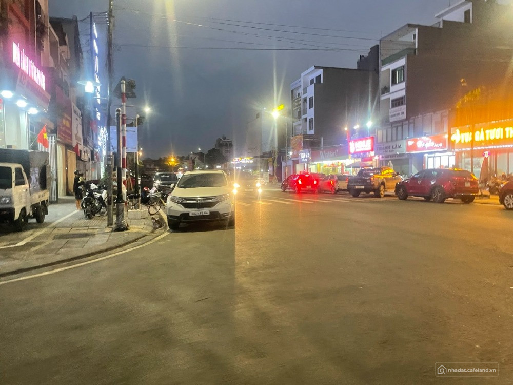 BÁN NHÀ 2,5 TẦNG THỊ TRẤN SÓC SƠN - TRỤC KINH DOANH - 80m RA CHỢ SÓC SƠN- ĐÔ THỊ