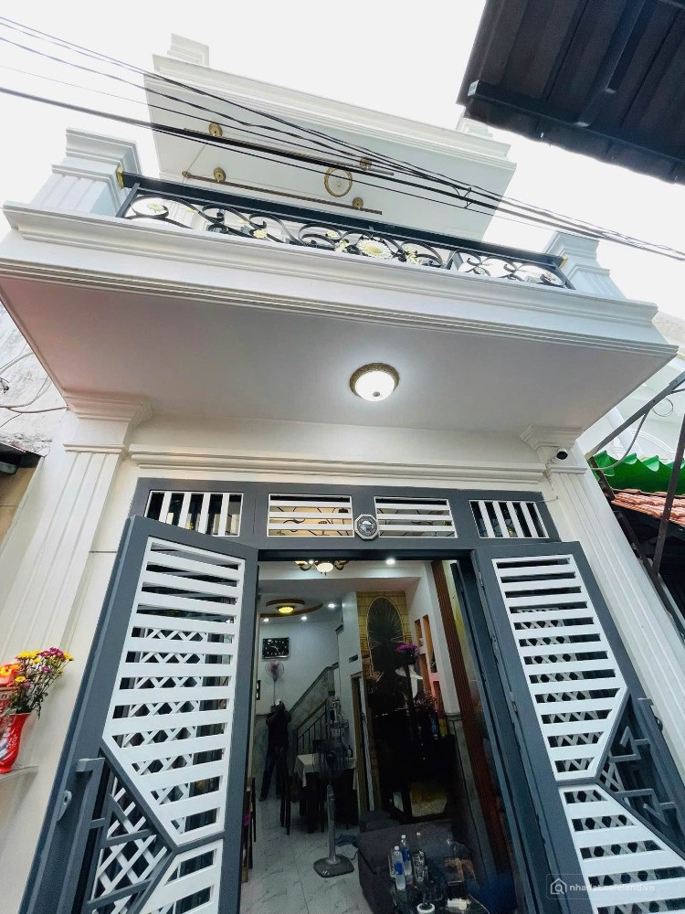 Bán nhà 56 m2 4,8 m x12 m x2 tầng  giá nhỉnh 6 Tỷ đường  bà hom ,Phường phú lâm