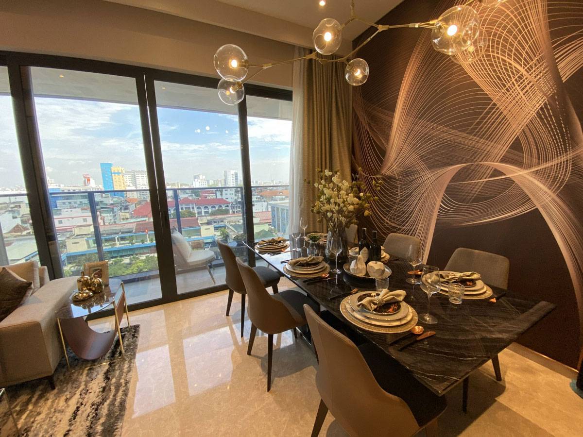 Bán gấp căn 2PN The Marq 72m2 full nội thất, có sổ và hợp đồng thuê, giá 14,2 tỷ