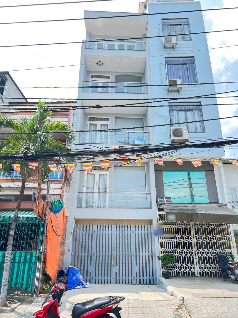 Nhà 5 tầng mặt tiền bờ kè view sông đường Nguyễn Duy P9 Q8. Giá: 11.5 tỷ