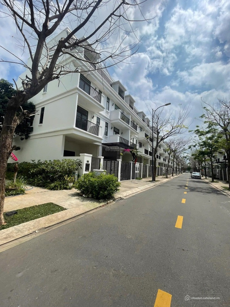Căt lỗ 2ty5 tỷ giá 8.8 ty còn 5.8 tỷ La Vida Residences Đường 3/2 P.12