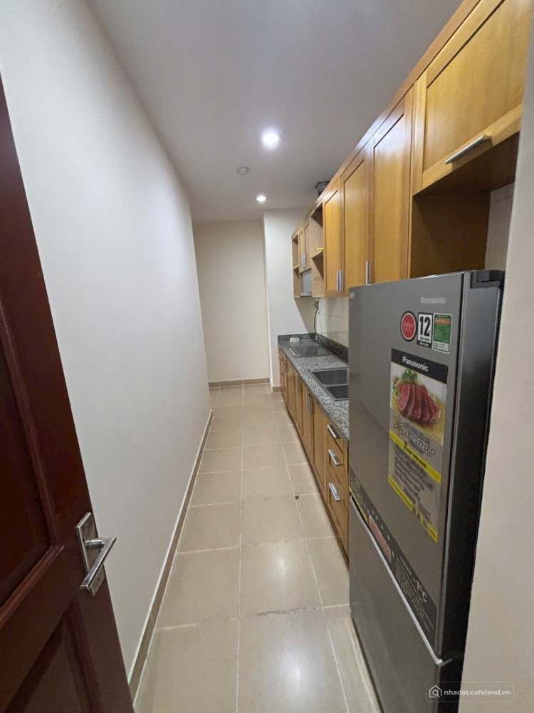 Cho thuê căn hộ Âu Cơ Tower, DT 68m2, 2PN, NT cơ bản, giá chỉ 10tr/th.