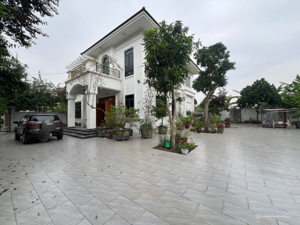 Bán biệt thự sân vườn hơn 700m2, căn góc 3 mặt thoáng, TP Hải Dương, 3 tầng, 5 n