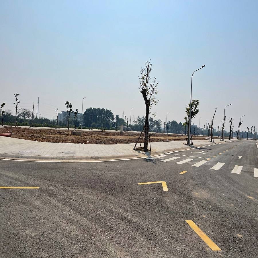 Quỹ hàng hiếm OM13 100m2 đường rộng 18m