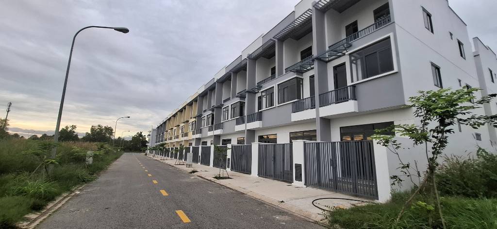 Nhà phố 3 tầng Phước Đông New City 60m2, khai thác thuê 12-15 triệu/tháng