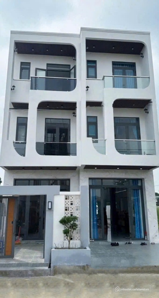 chủ định cư nước ngoài cần bán gấp căn nhà ở  thủ dầu một