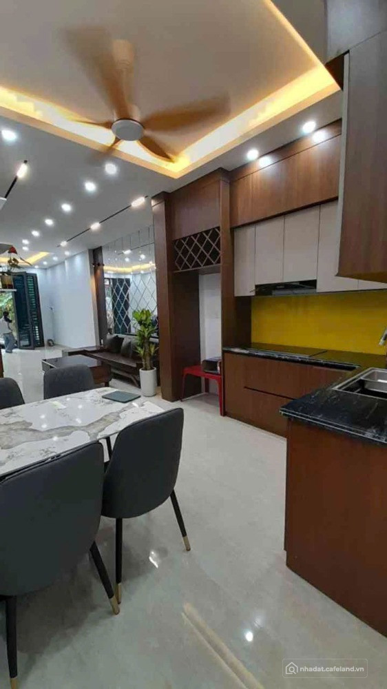  Nhà 3 tầng mới tinh – full nội thất – ô tô đỗ cửa