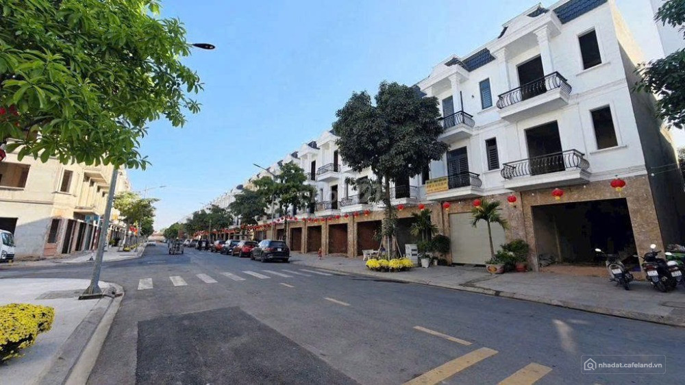 700tr sở hữu ngay nhà 1 trệt 2 lầu tại hồ Chí Minh