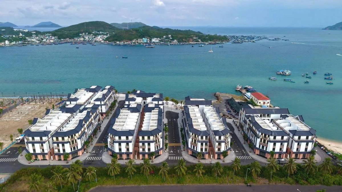 Biệt thự độc bản mặt biển NT5 - 79. DT 239,58m2 3 tầng giá 183,556 tỷ. Vinhomes Pearl Bay Nha Trang