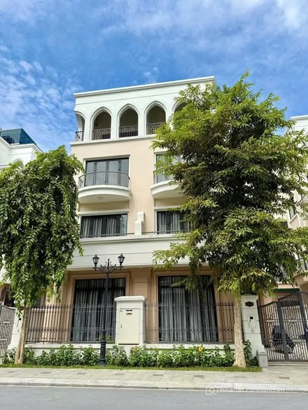 Biệt thự tứ lập 119m2 hoàn thiện 2 tầng RẺ nhất Vinhomes Ocean Park 2