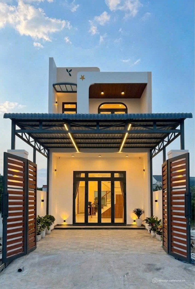 NHÀ MẶT TIỀN KINH DOANH NGAY KHU DÂN CƯ PHƯỜNG MỚI