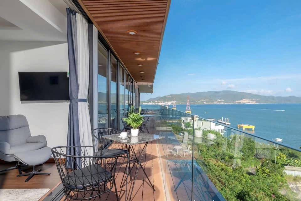 Cần bán gấp căn hộ view trực biển tọa lạc trên trục đường Trần Phú diện tích 45m2