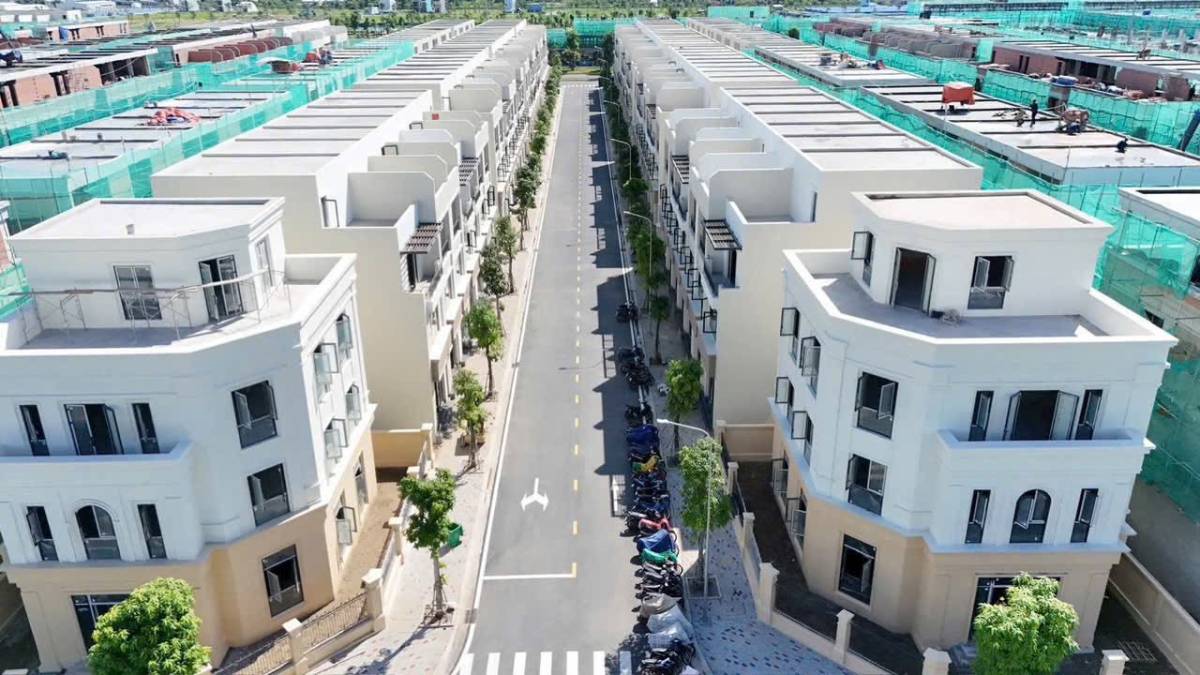 Nhà phố liền kề 75m2 vị trí đắc địa tại Vinhomes Green City Hậu Nghĩa, giá tốt 5.3 Tỷ - -GOC