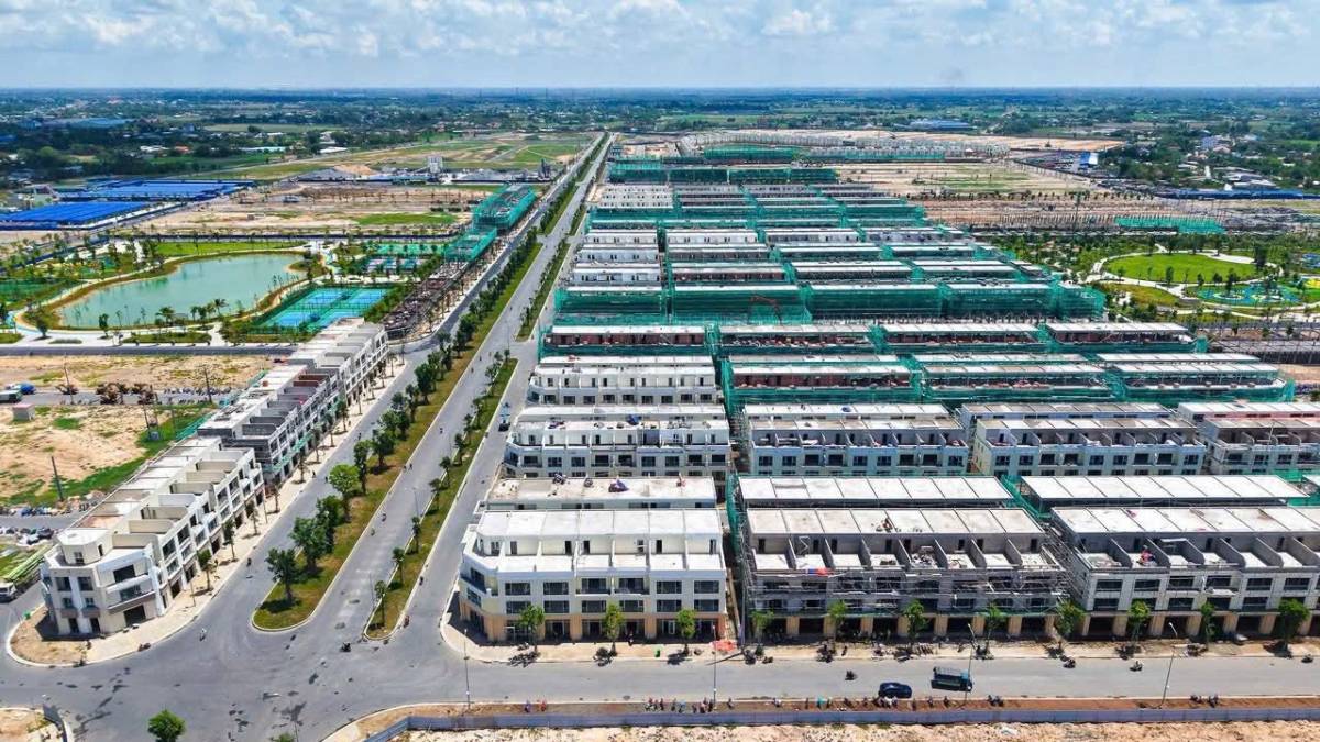 Bán gấp căn liền kề 90m2 phân khu Trường Xuân Vinhomes Green City, view thoáng, giá 5.6 Tỷ - -90