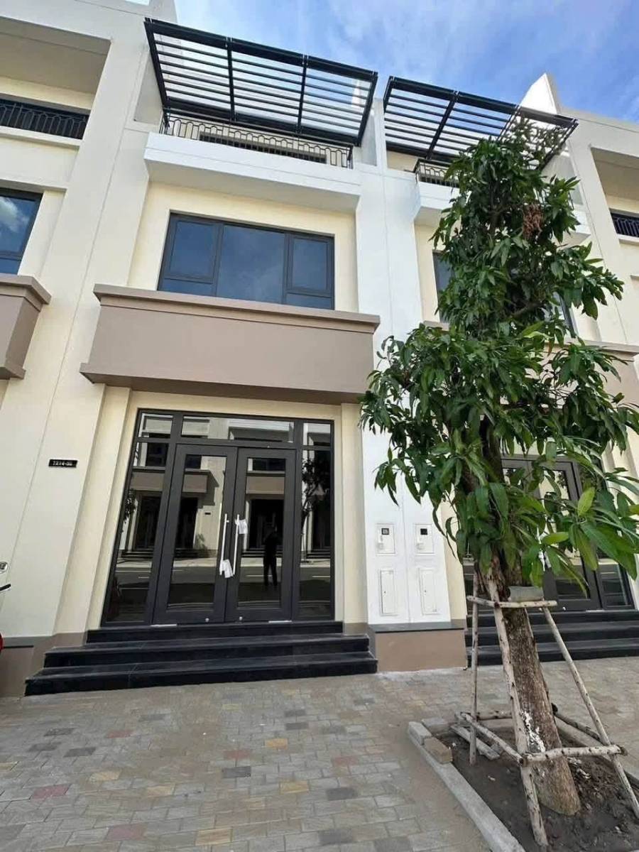 Bán gấp căn liền kề 60m2 phân khu Trường Xuân Vinhomes Green City, view thoáng, giá 3.0 Tỷ - -VS