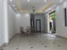 Cho thuê nhà tại Hoàng Hoa Thám giá 10$/m2