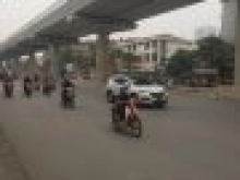 cho thuê nhà kinh doanh mặt phố Hồ Tùng Mậu làm Outlet, Ngân hàng.