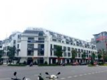 Cần cho thuê nhà 6 tầng, mặt đường tại Hạ Long, 990m2, 200tr/tháng –có thương lượng