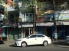 Nhà nguyên căn 2 tâng rưỡi mặt tiền đường đống đa , có mặt bằng tiện kinh doanh tầng 1