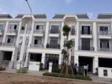 bán căn nhà mặt tiền nằm trên đường nguyễn trung trục