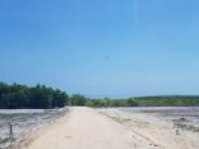Cần bán lô đất măt tiền đường 10m chạy thẳng ra biển trong tx. LaGi,