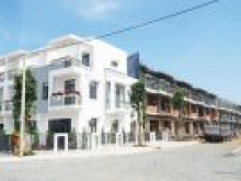 Nhà 1 trệt 2 lầu ở trung tâm quậ n Ô Môn