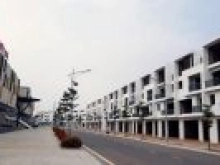 Bán nhà phố thương mại cạnh ô góc băng 2 108m -đã có sổ đỏ