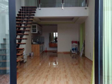 Cho thuê nhà nguyên căn 1 trệt 1 gác 100m2 có sân để xe hơi giá chỉ 6tr5/tháng