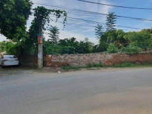 Gia đình cần bán 832m2, 3 mặt tiền thoáng, đường nhựa phía trước 10m