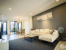 Cho thuê villa hồ bơi gần biển Mỹ Khê 4 phòng ngủ giá 1.100 usd-Toàn Huy Hoàng