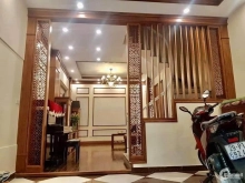 Cho thuê nhà Quang Trung, làm spa, homestay, 35m2, giá 10 triệu.