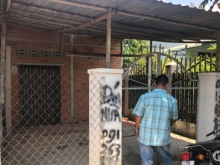 Kẹt tiền xoay sở bán nhà riêng khu dân cư đông đúc.