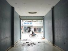 cho thuê mat tiền bạch mai 140mx4mx2T 35tr