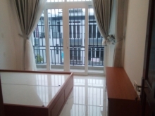 Cần bán nhà  Giá cả: 1.8 tỷ Pháp lý Sổ hồng riêng .