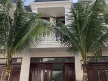 Bán nhà 1t1l 165m2,SHR,TC,đường xe hơi ngay big C Dĩ An.chỉ 3.85 tỷ.