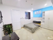 Cho thuê căn hộ dịch vụ gần sân bay hai mặt tiền trước sau