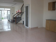 cần bán nhanh nhà phố 2 tầng kiêt Ngũyên Chánh- Liên Chiêu- Đà Nẵng 0905 983 016