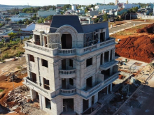 Bán gấp nhà phố đang xây như hình. Thanh toán 1 tỷ 117 triệu là nhận nhà