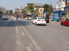 Cho thuê toàn bộ nhà 3 tầng mặt phố